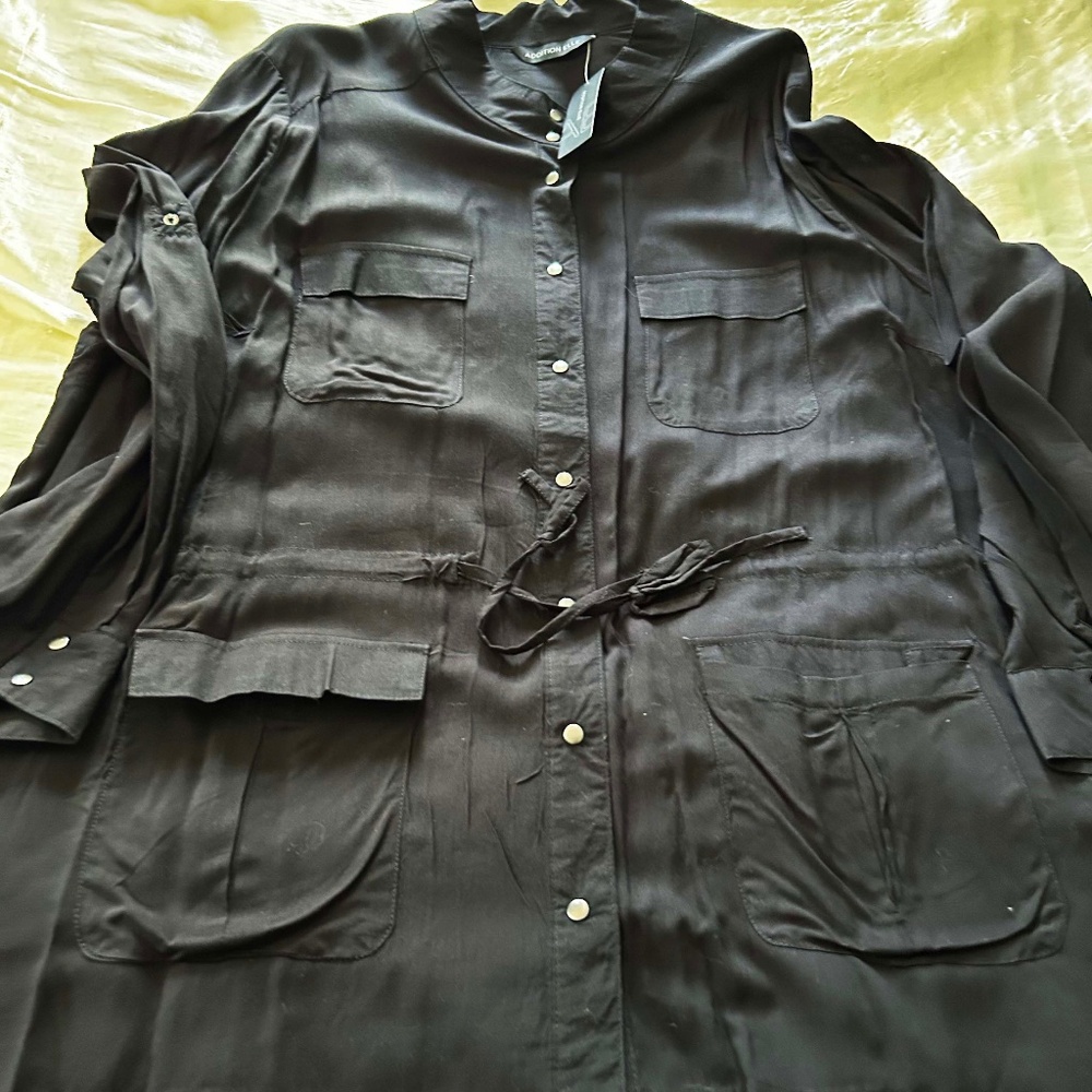 JACKET, LIGHTWEIGHT, LONG SLEEVES W DOMES, BLACK, SIZE 5X, ROUND COLLAR DOMED